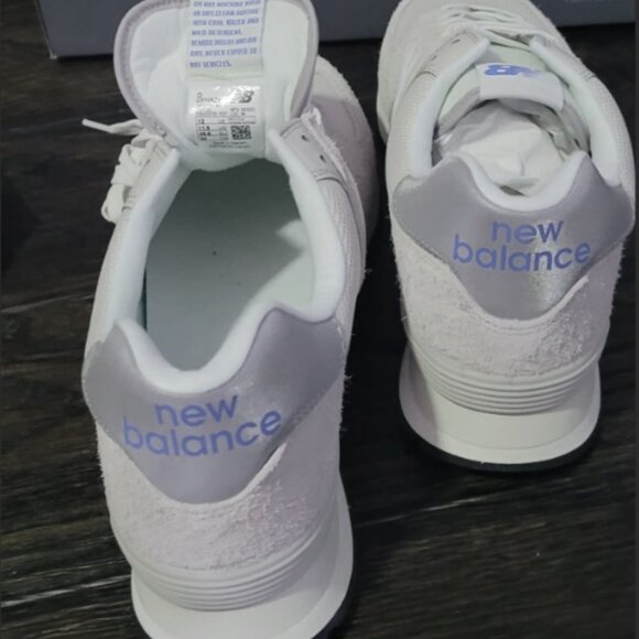 New Balance sneakers NWT/BOX **rare** - Picture 2 of 6